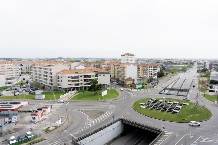 アヴェイロ8Rooftop - T2 Com Terraco E Vista Para As Salinas!アパートメント エクステリア 写真